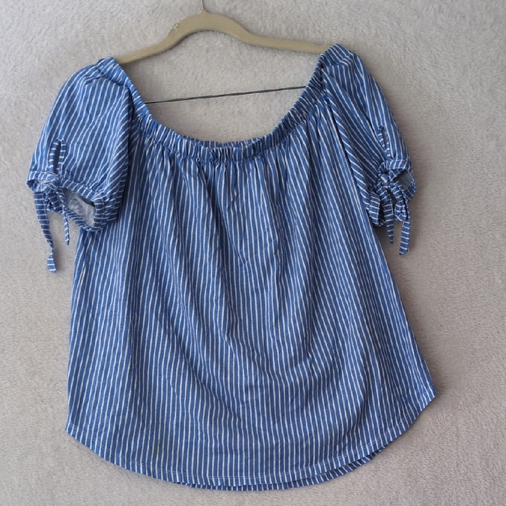 H&M Women's Blue & White Off the Shoulder‎ Tie Sleeve Shirt Size M